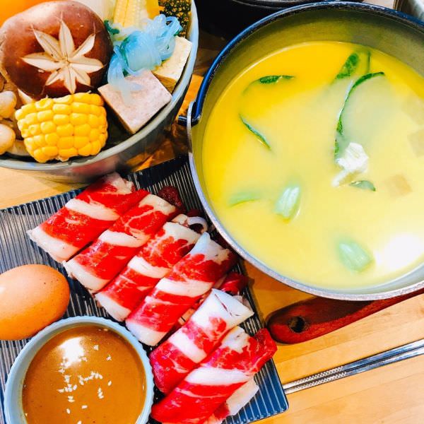 森林小徑健行店享受美食
